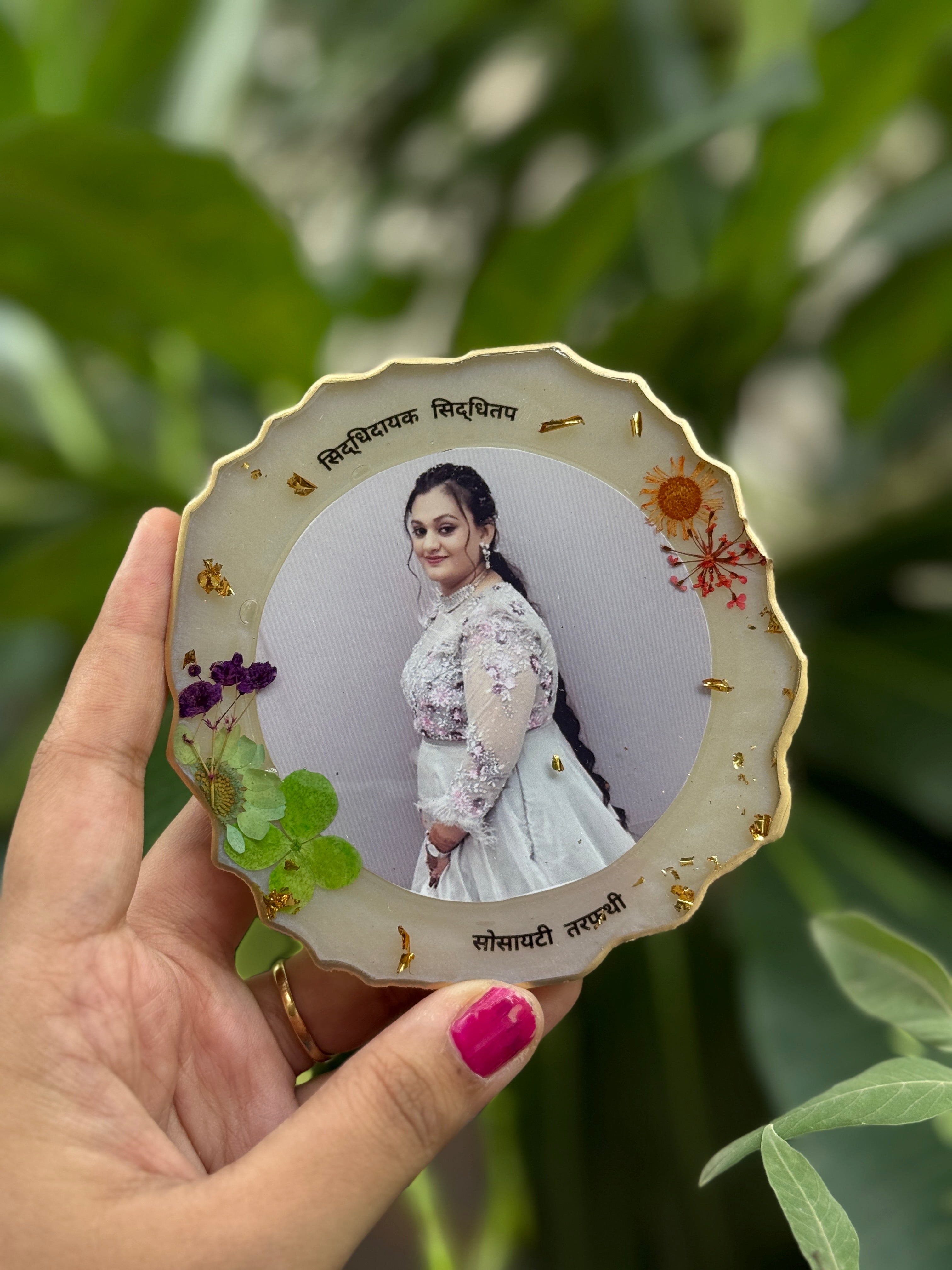 Mini resin art frame