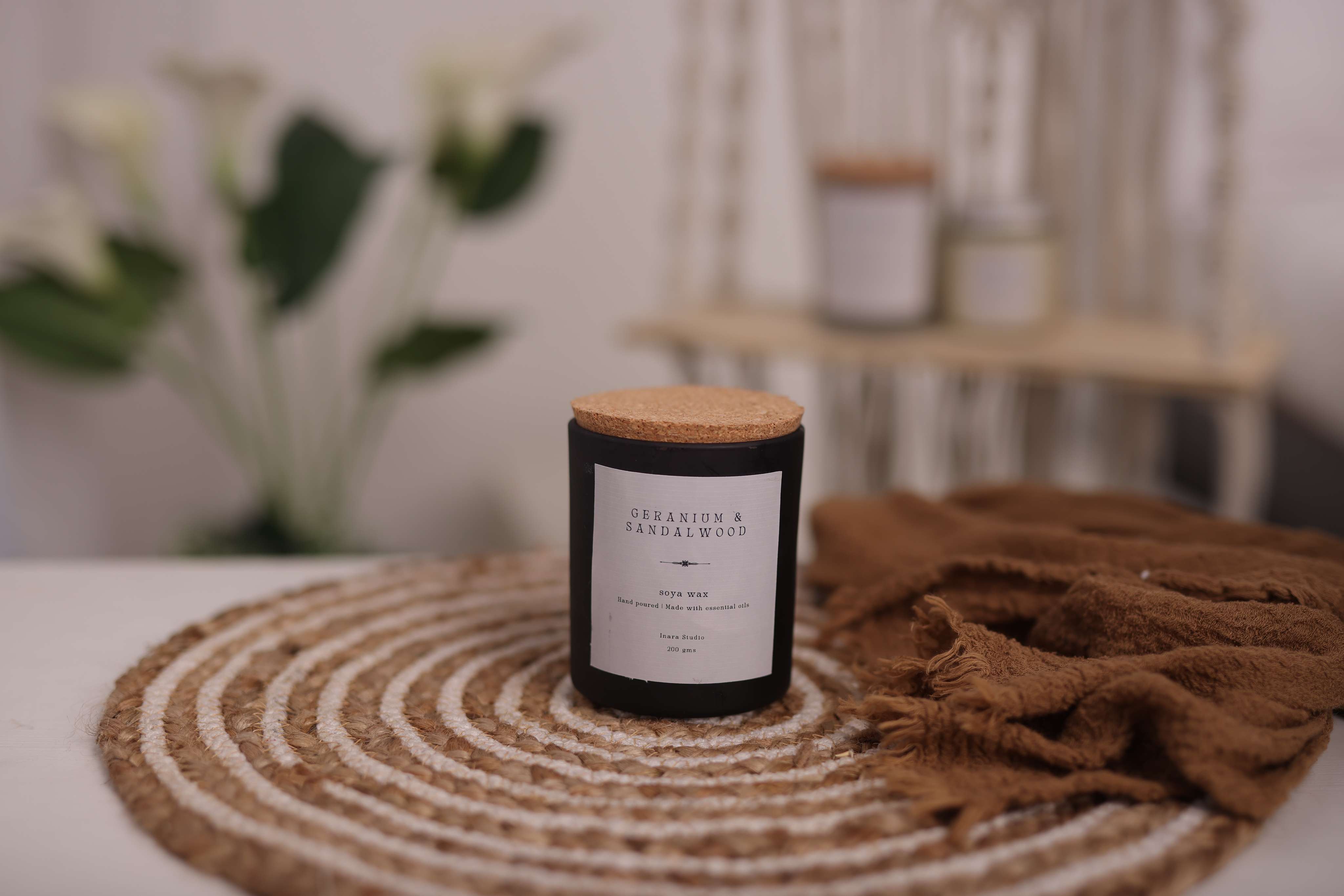 Geranium & Sandalwood scented candle