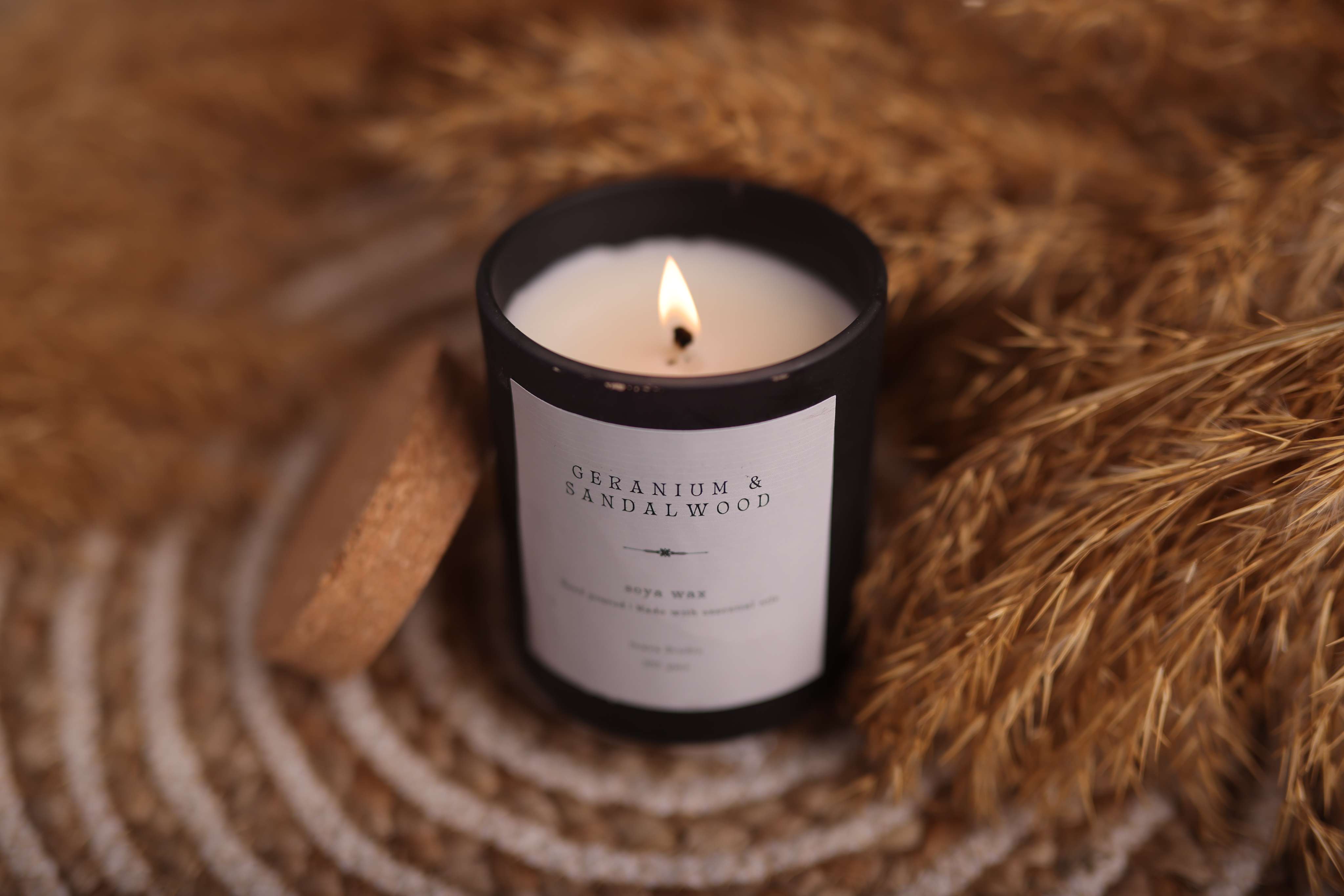 Geranium & Sandalwood scented candle